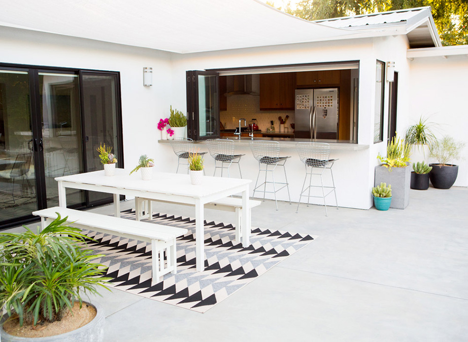 a_house_in_the_hills_modern_patio_makeover-17